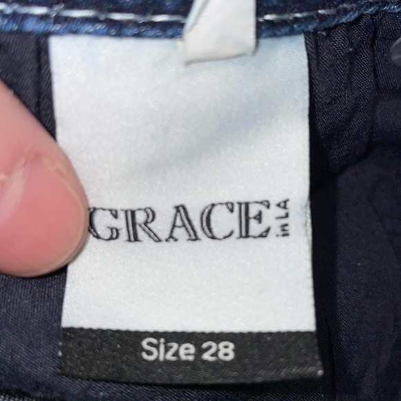 Grace in LA Easy Fit Jeans with Embroidered Pockets and belt loops.  Size 28 - Picture 8 of 12